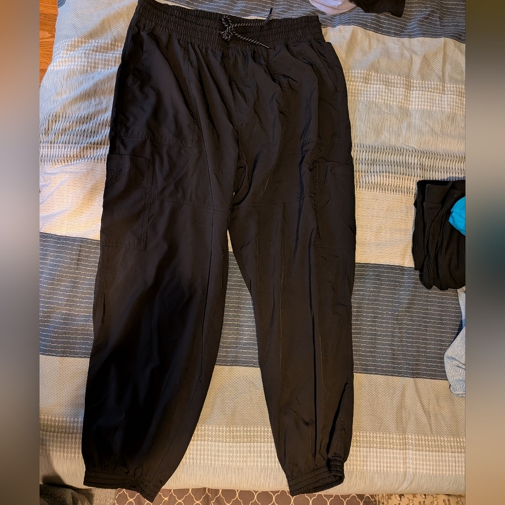 Old Navy Stretchtech Swishy Cargo Joggers Size Large